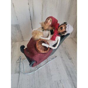 Byer's Choice 1995 caroler couple sleigh AS IS Xmas home
